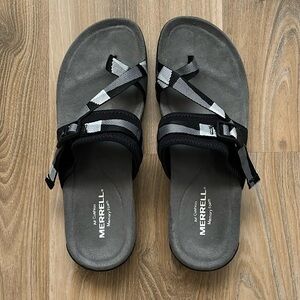 Merrell flip flops/sandals